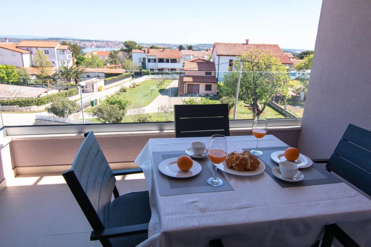 Luxury Apartment Faro With Sea View And Swimming Pool Premantura Eksteriør billede