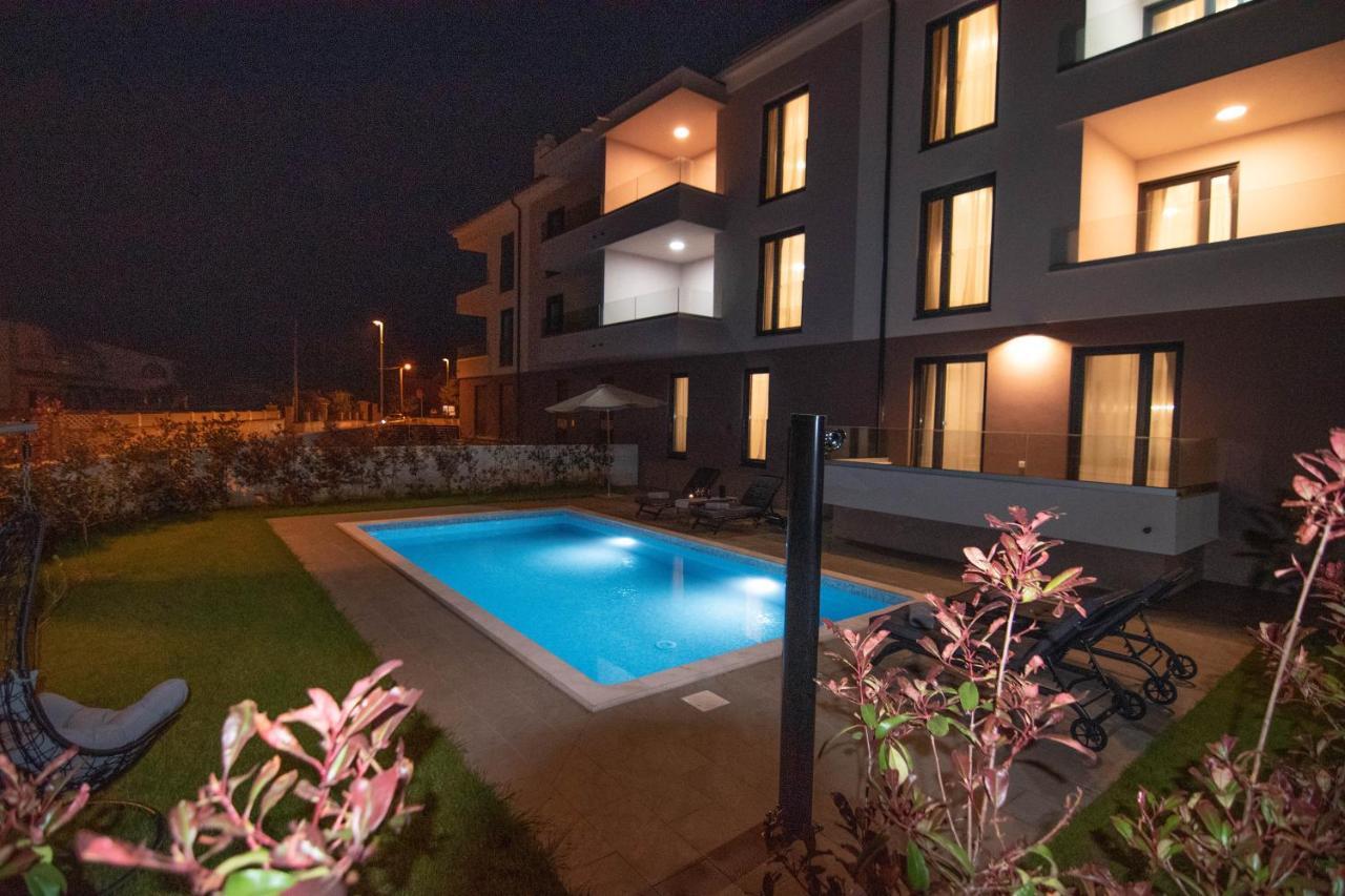 Luxury Apartment Faro With Sea View And Swimming Pool Premantura Eksteriør billede