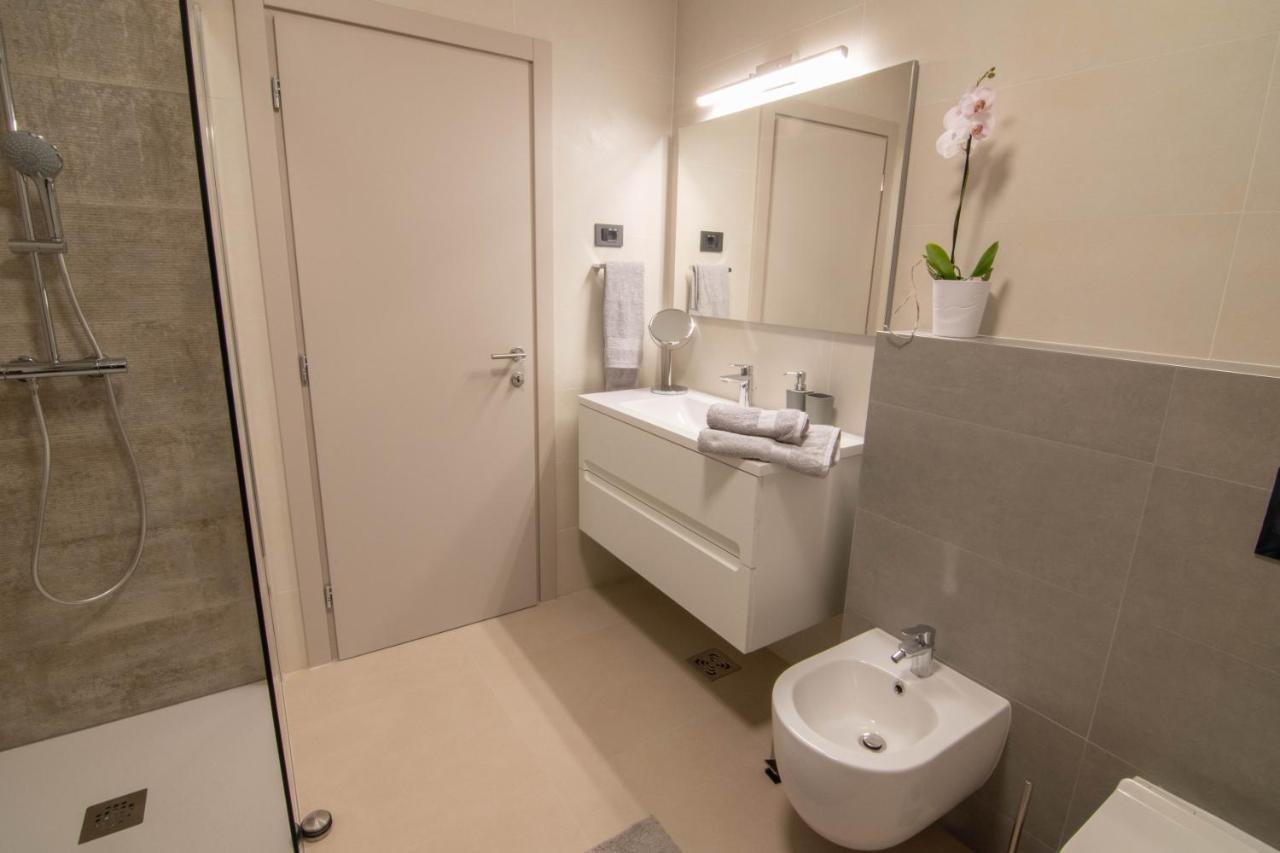 Luxury Apartment Faro With Sea View And Swimming Pool Premantura Eksteriør billede