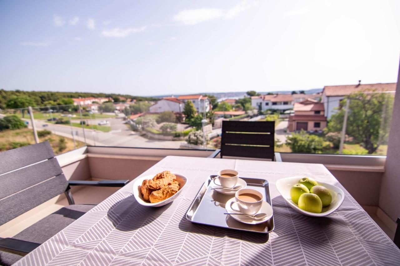 Luxury Apartment Faro With Sea View And Swimming Pool Premantura Eksteriør billede